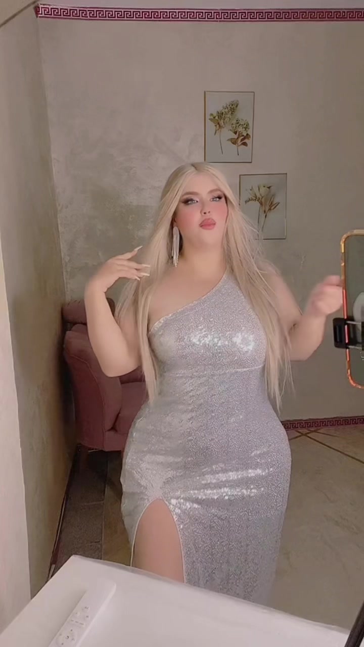 @👑🩷Diva la poupée🩷👑