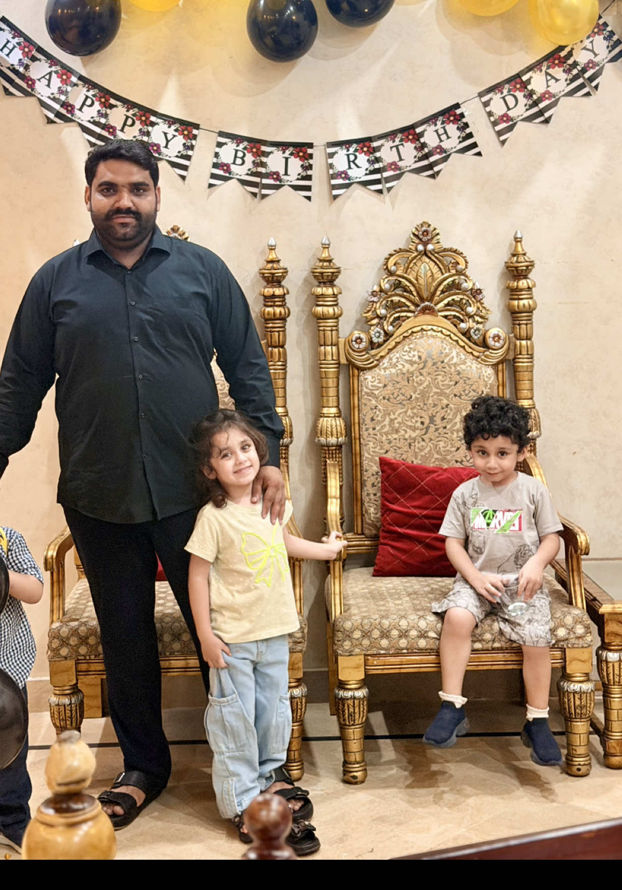 @Twins Ashar & Ayra 🇵🇰