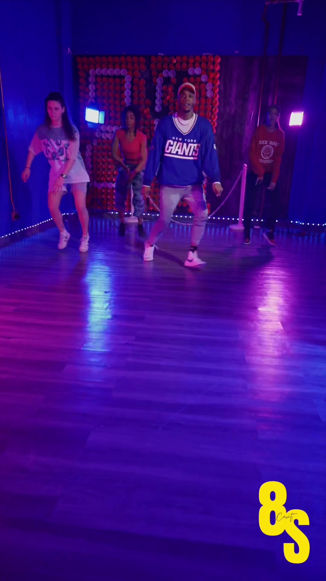 @8countStudios