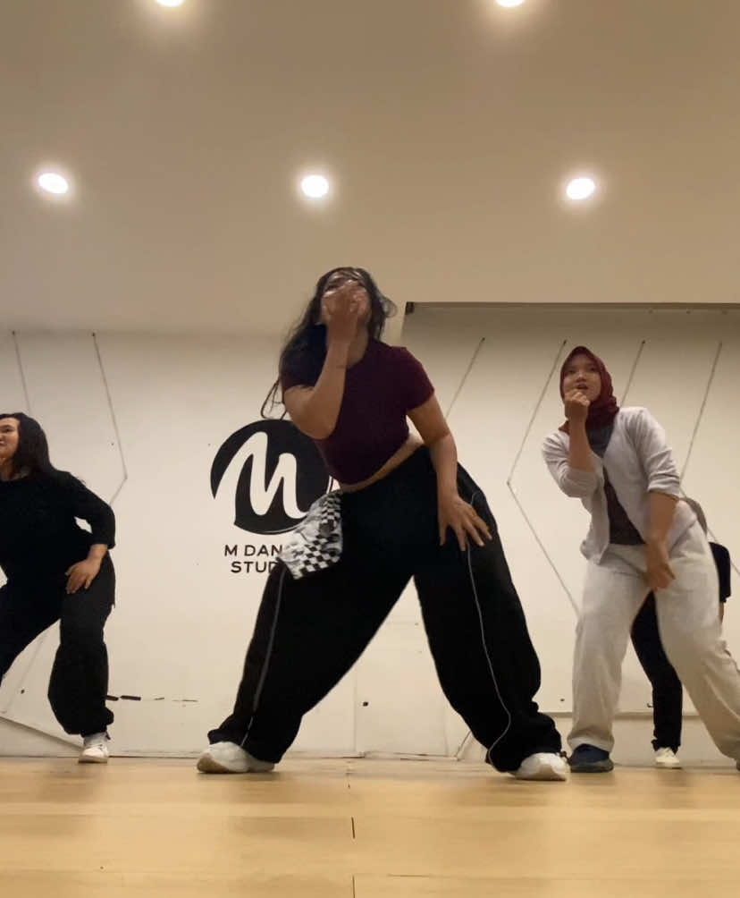 @vay_dance