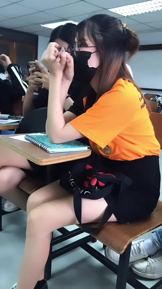 @หญิงนม 🍼