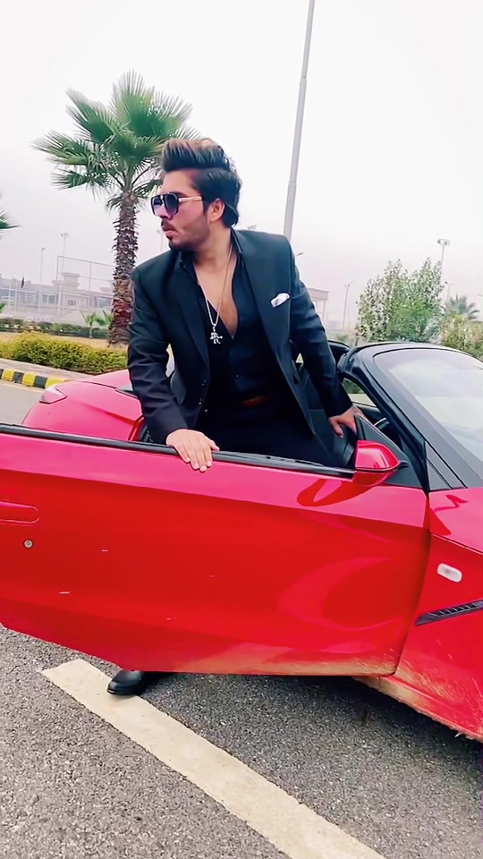 @AyesHasnain❤️