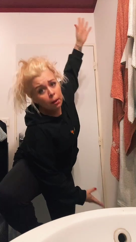 @Blondiie