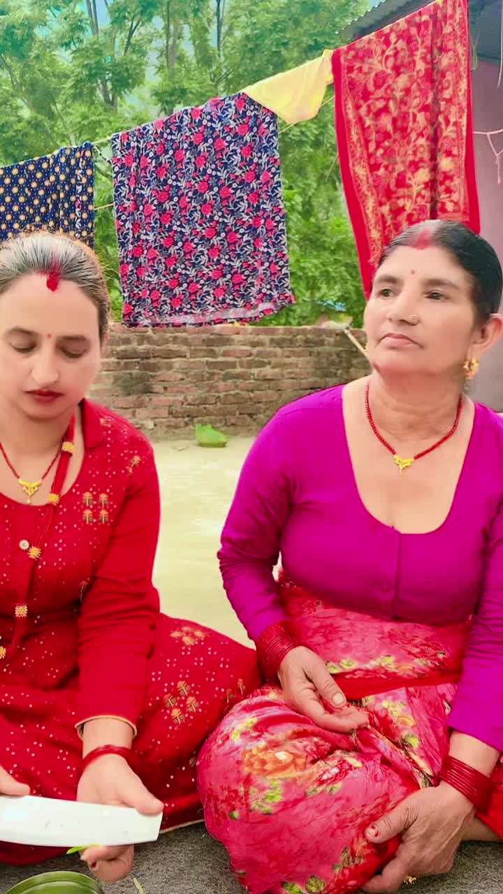 @राधा खरेल ❤️