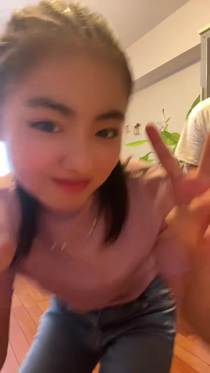 @une0222_FREEs