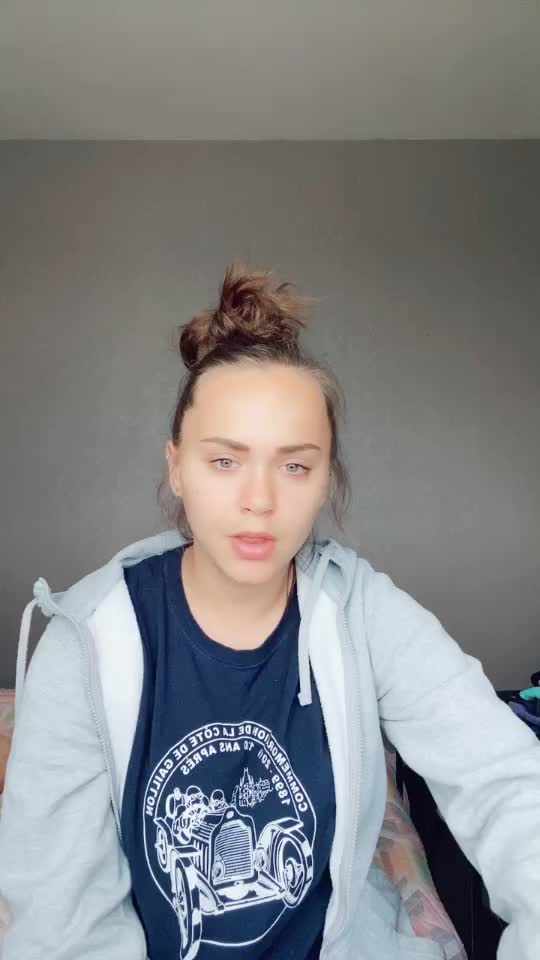 @Angélina