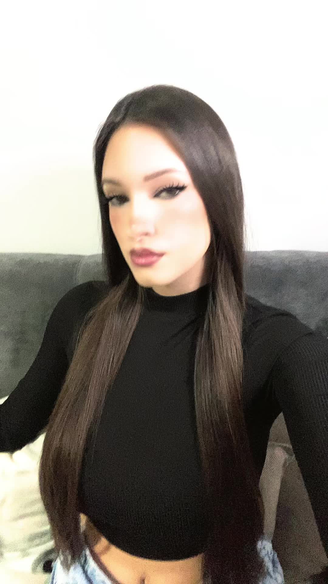 @𝑚𝑎𝑟𝑡𝑎
