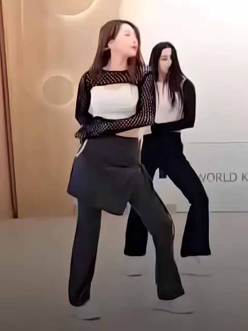 @🌌