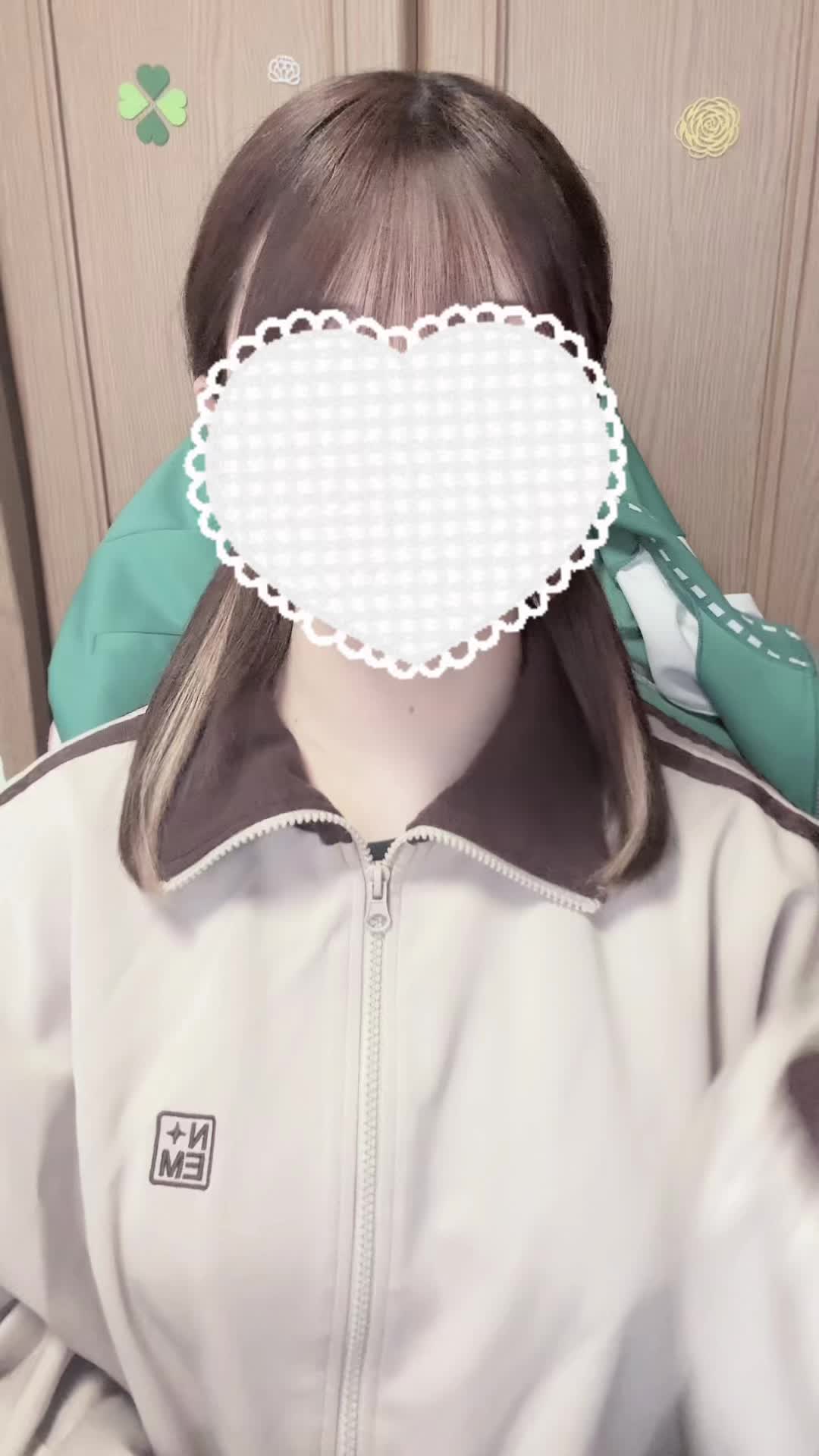 @ひ な .