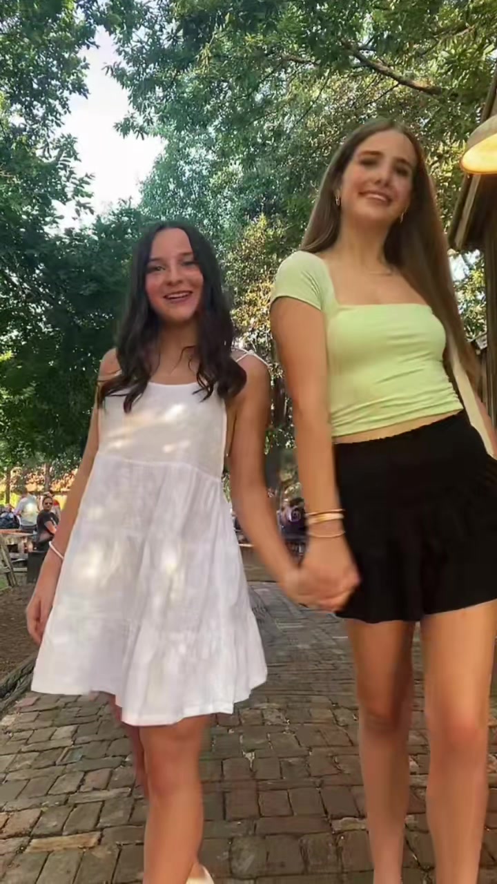 @ADELYNN