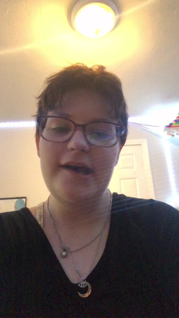 @Ari 🌈😈