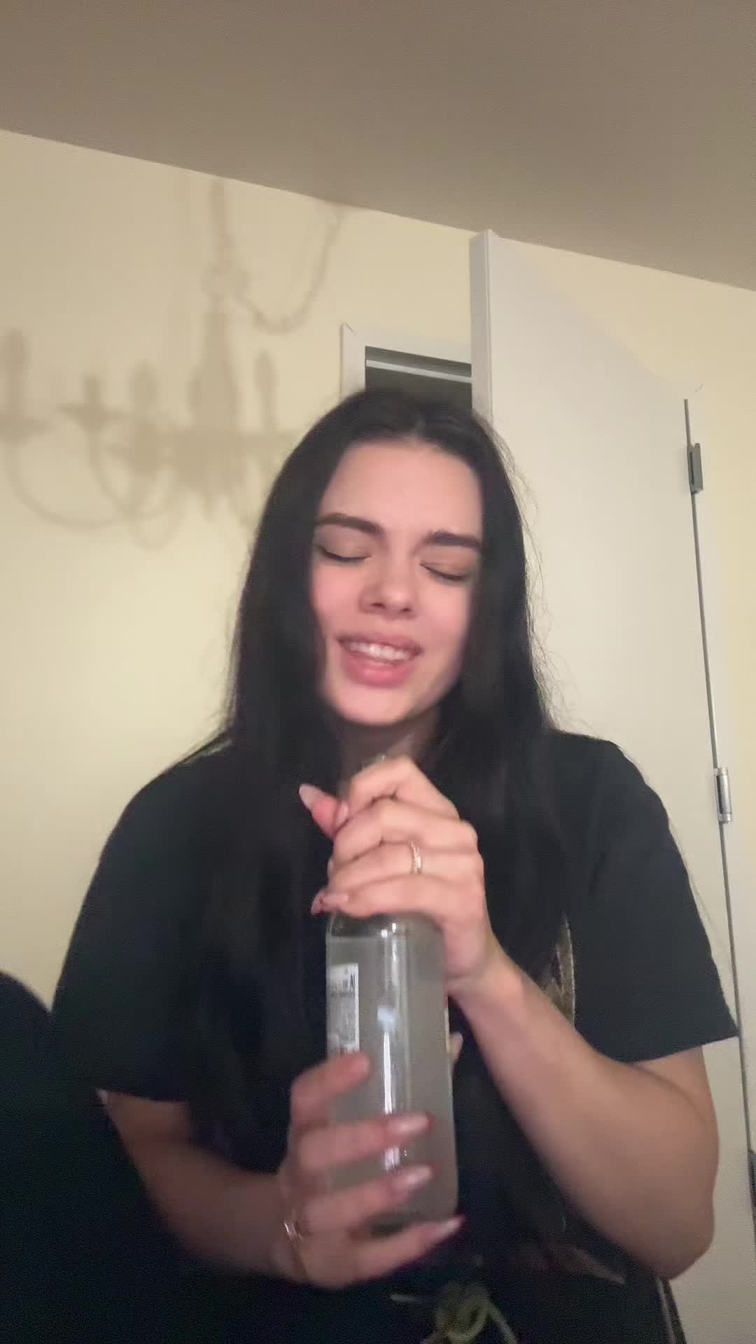 @Годнес