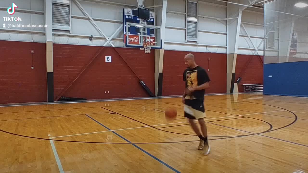 @Bald-Headed Assassin 🏀🥷🏽