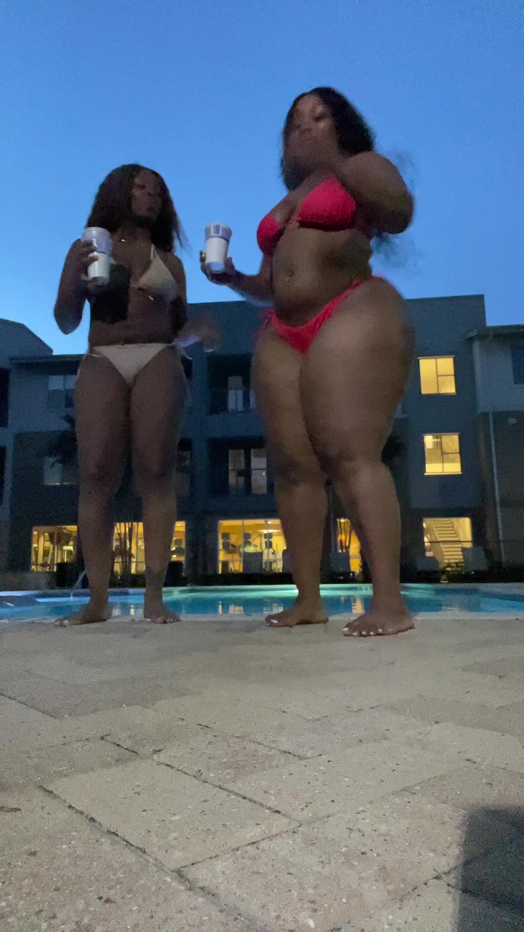 @LovNia_