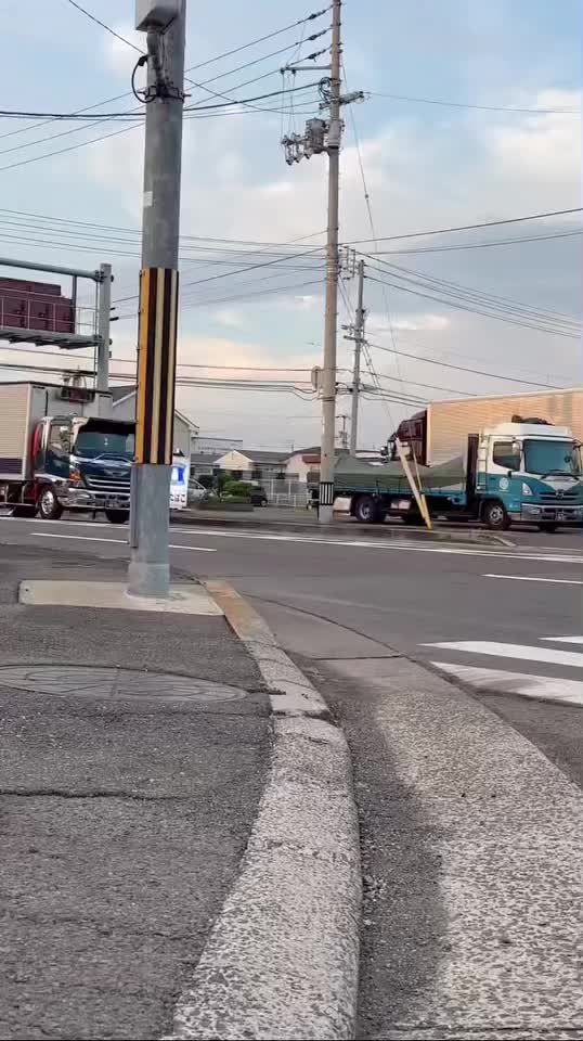 @ゆ