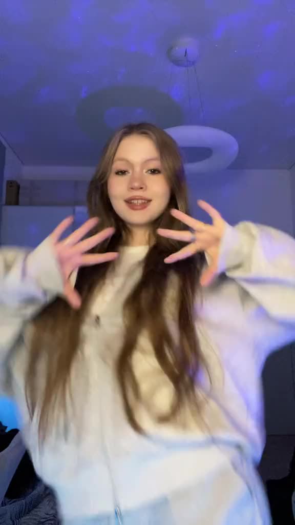 @user40714042315