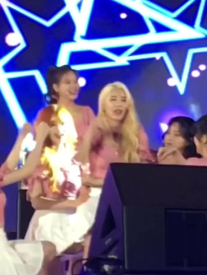 @Kkkpop
