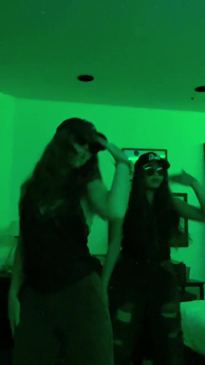 @LilyMaeSilverstein