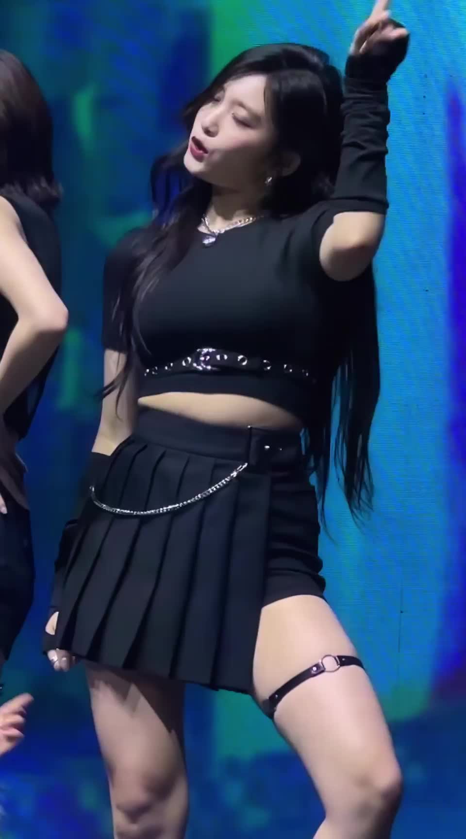 @KpopsNewBest