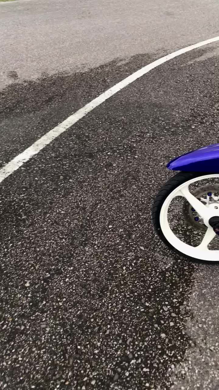 @E | E