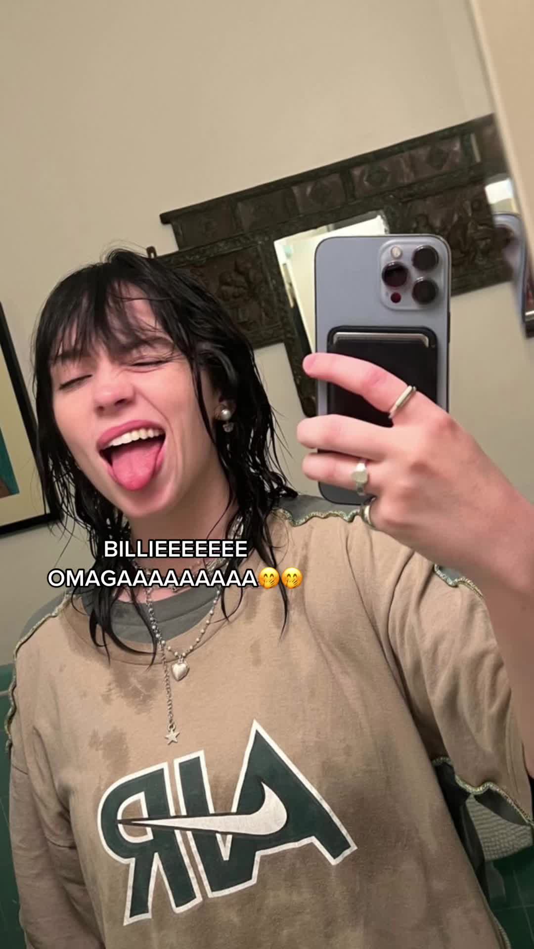 @🧛🏻&zwj;♀️🦇🖤