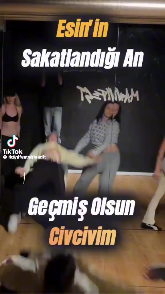@HİLZEY 🤏💜💙😽