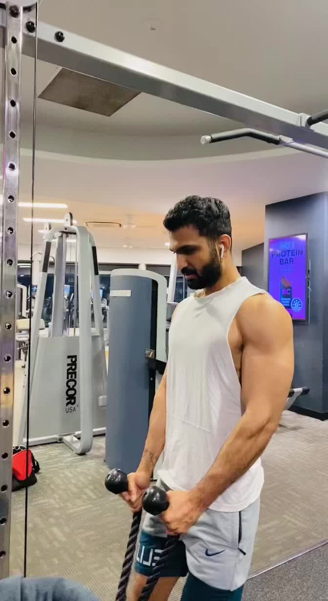 @Ravish🤴🏽