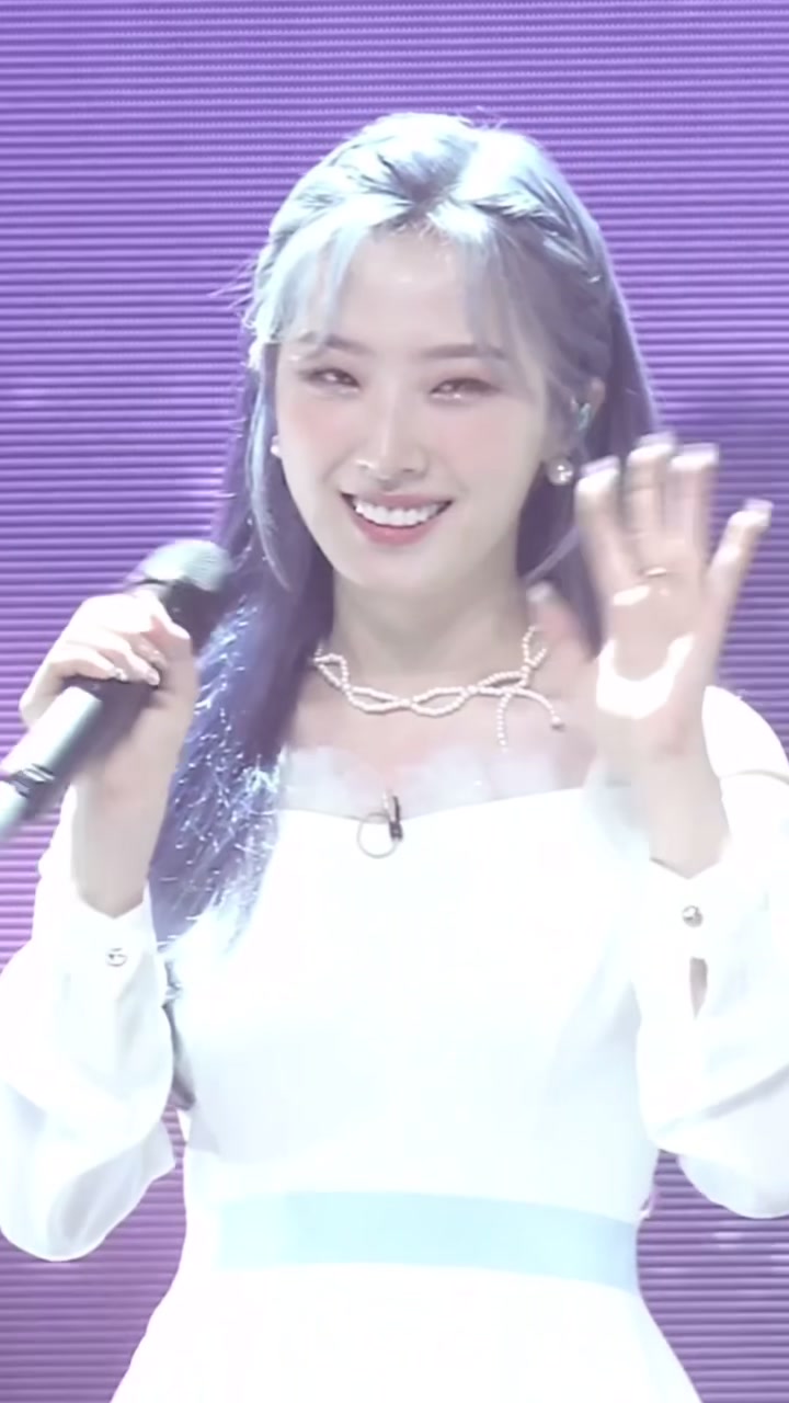 @jeongyeon and haseul vids