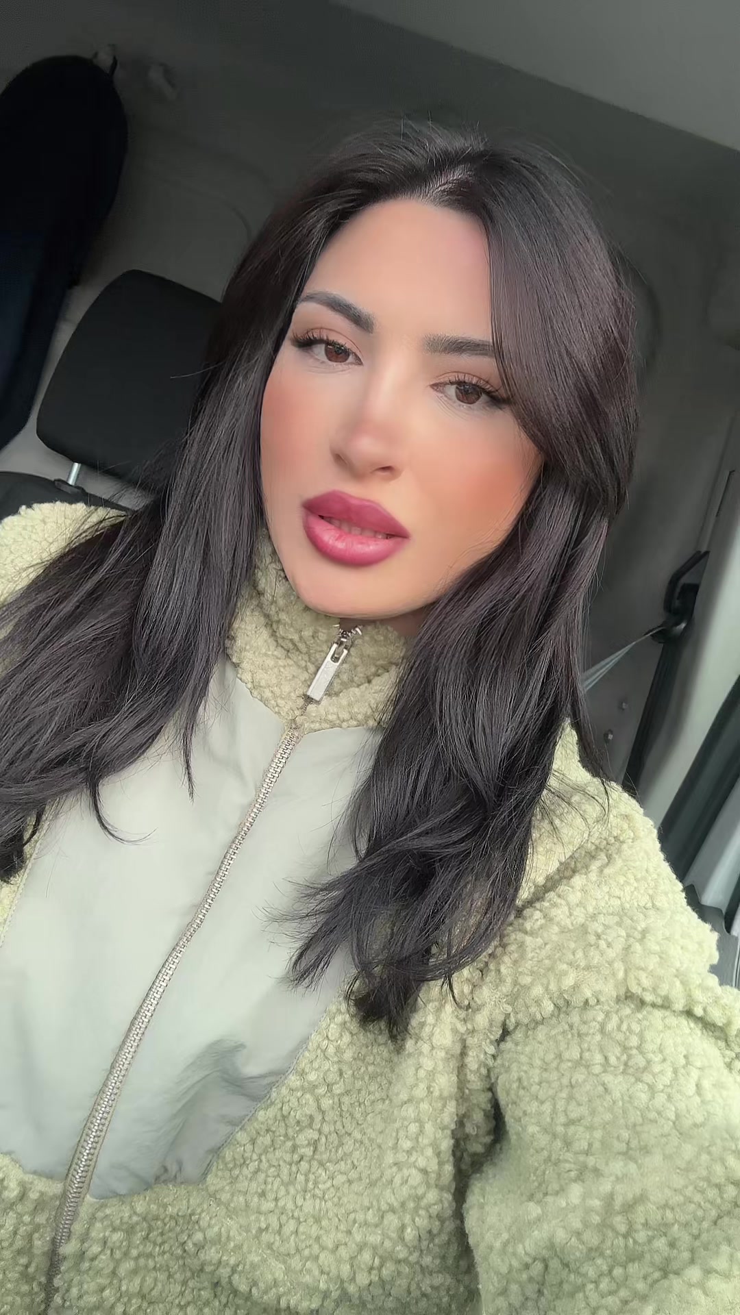@G&uuml;lll🌹