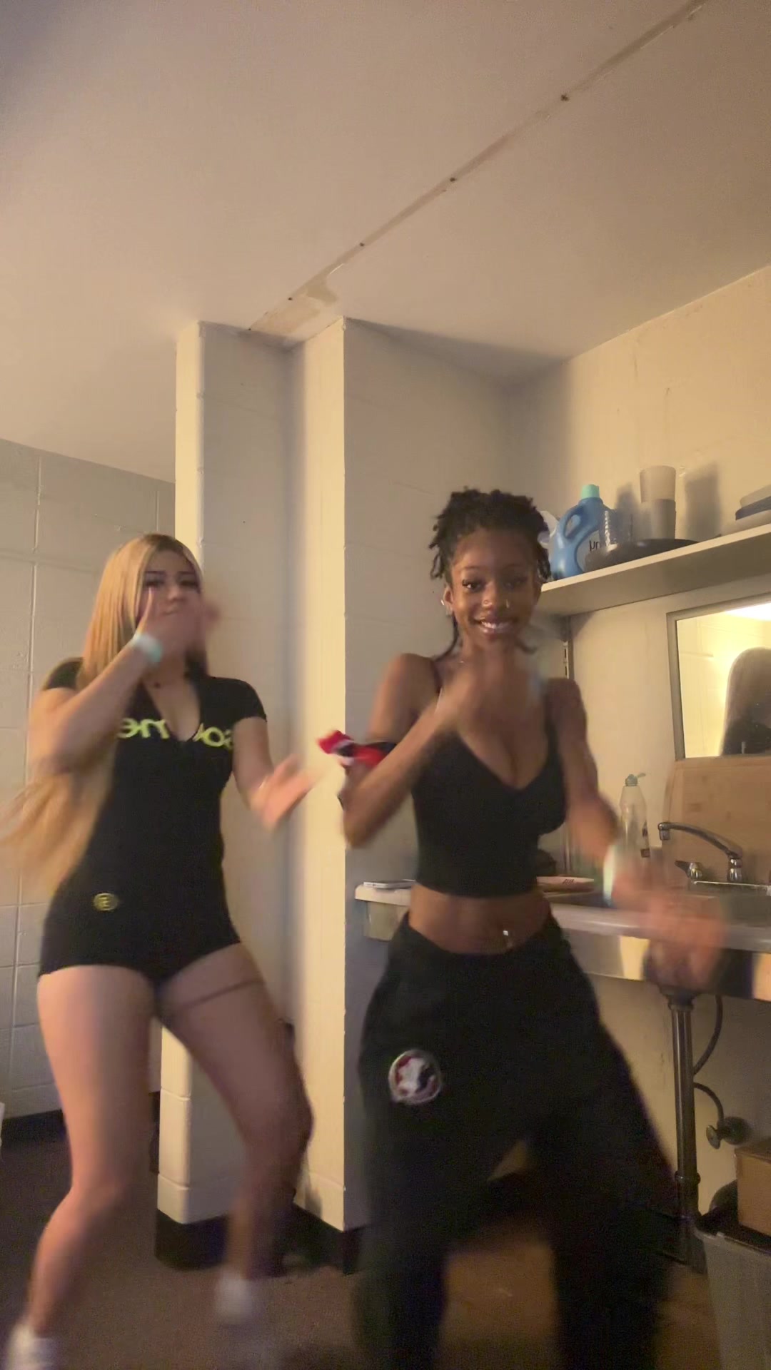 @kayaeckles