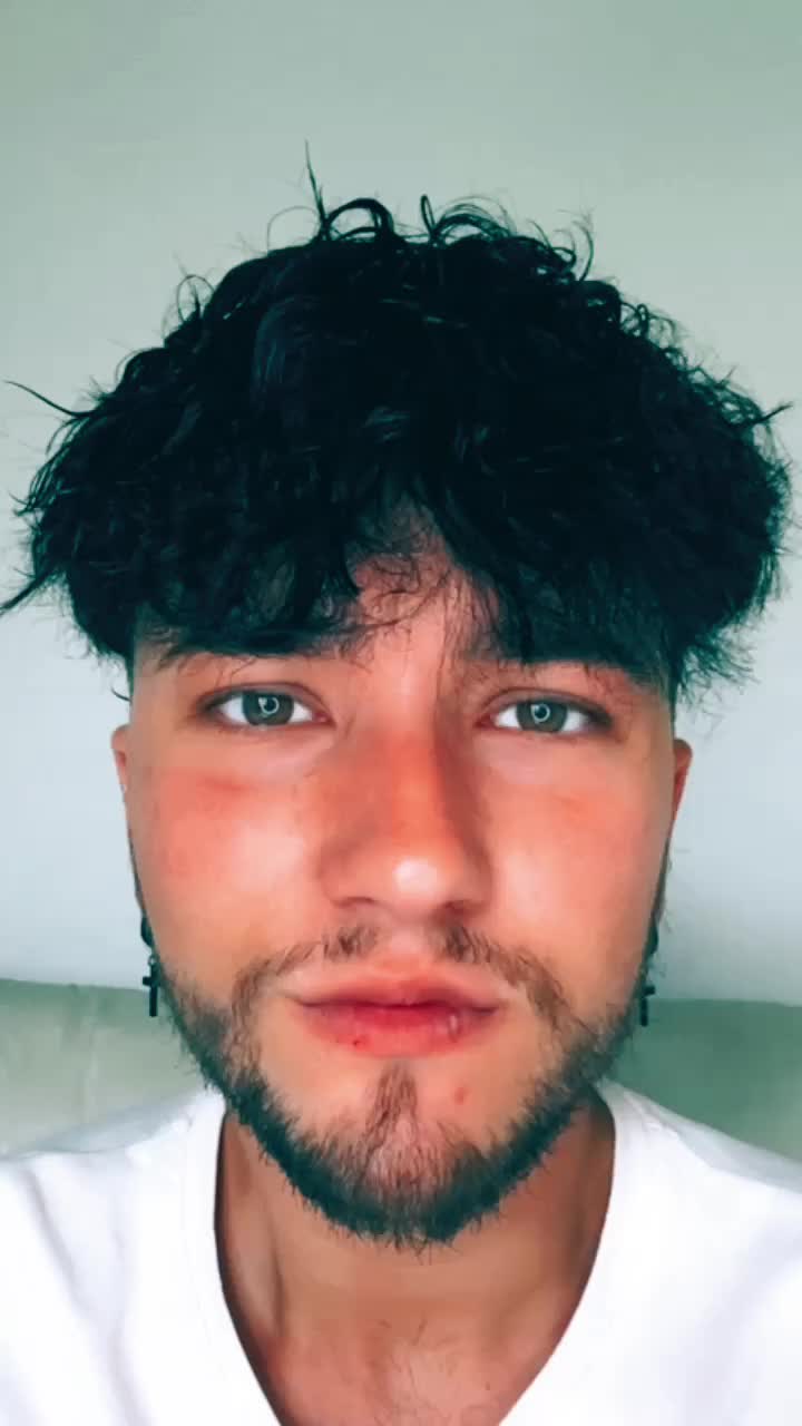 @Jonhughess