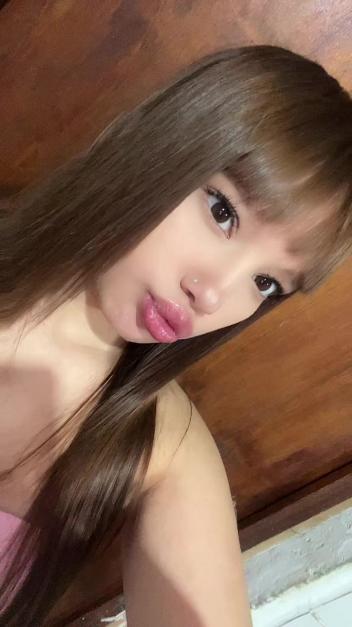 @larameza_