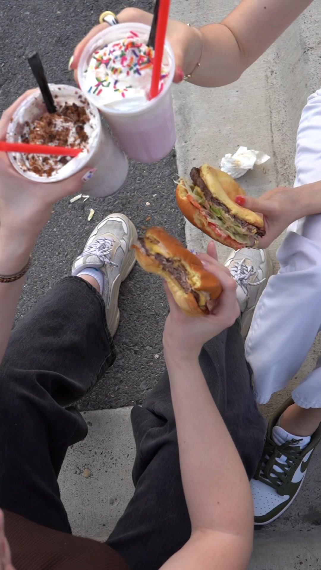 @Chubby Raccoon Burgers