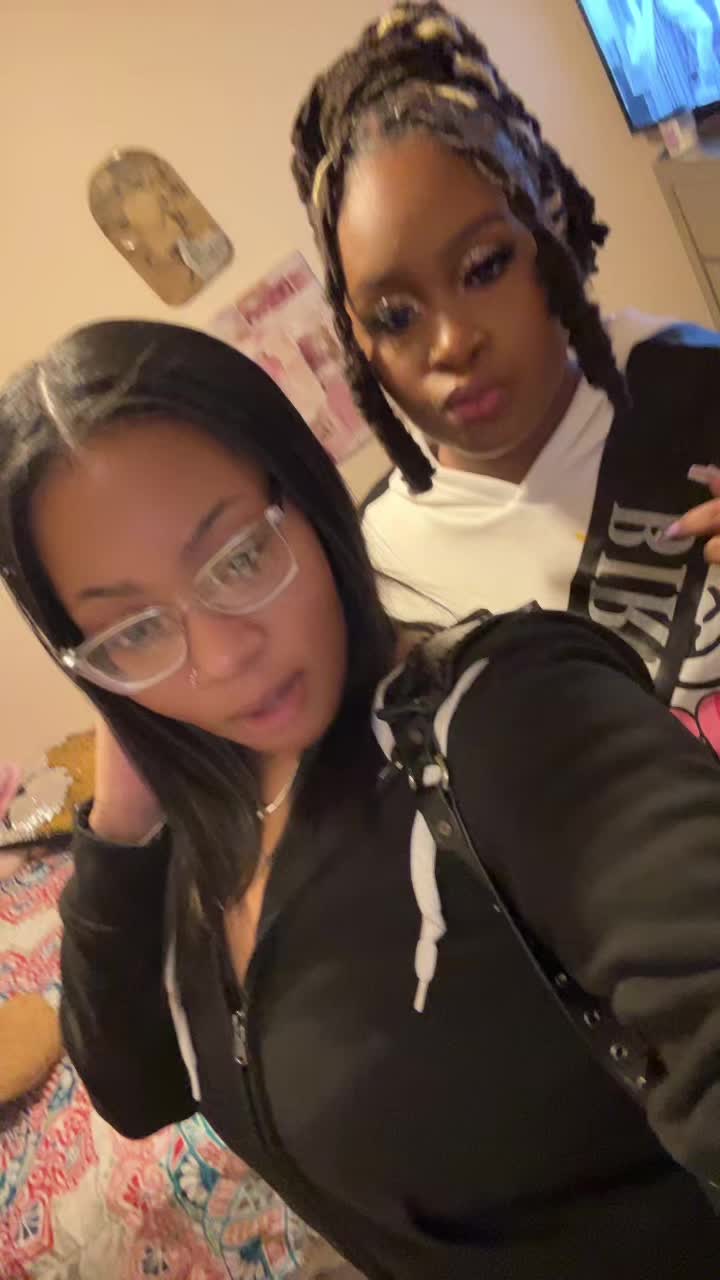 @Niya 🦋🩵✨