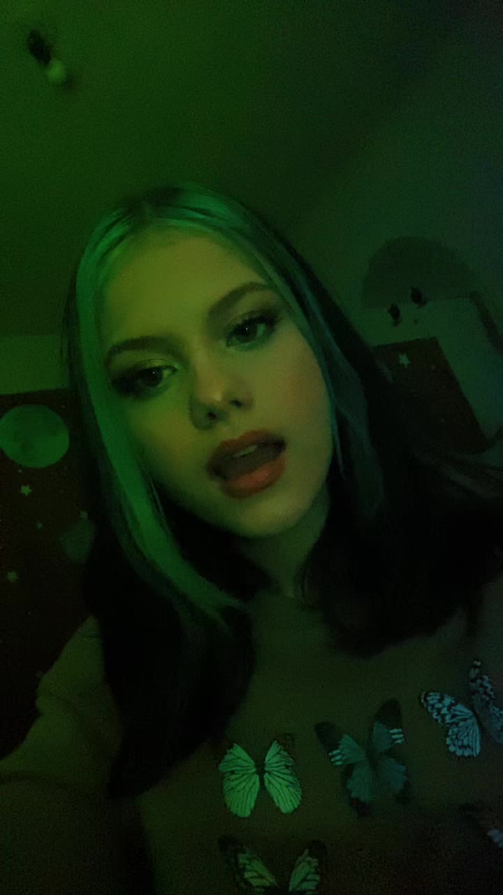 @<3