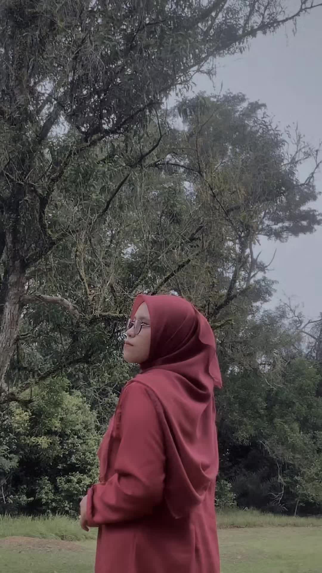 @gadis berkacamata🌸