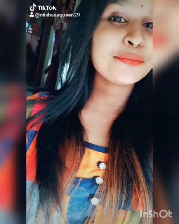 @N I S H A 💙👑