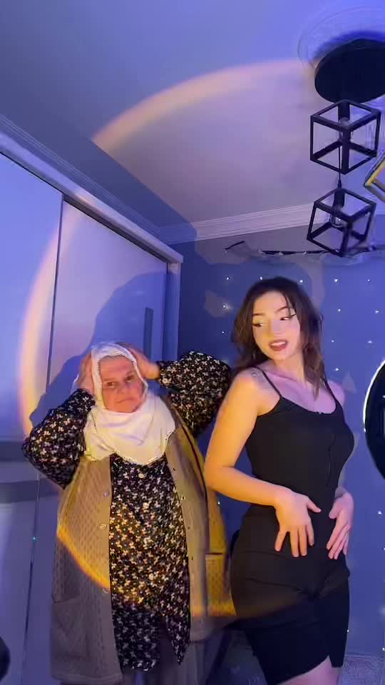 @Aleyna Arslan
