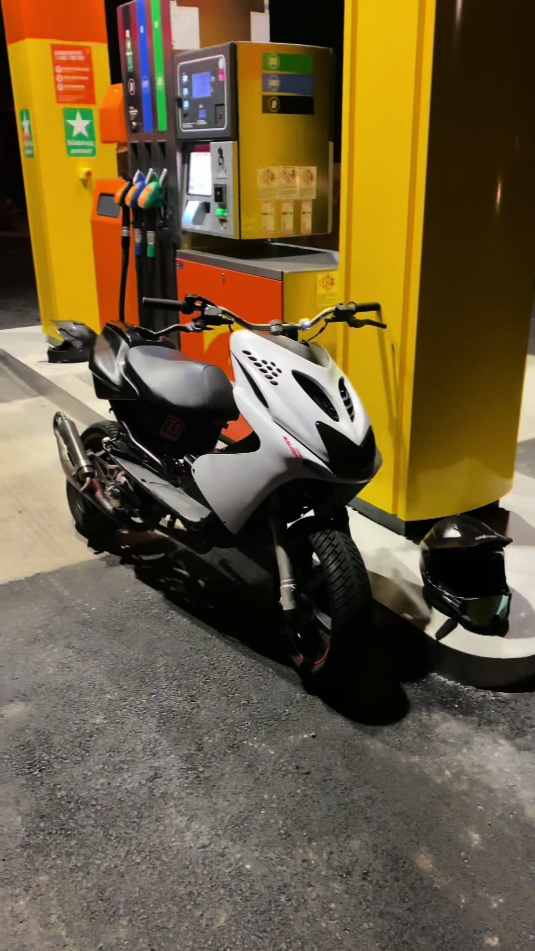 @🛵💨💨💨