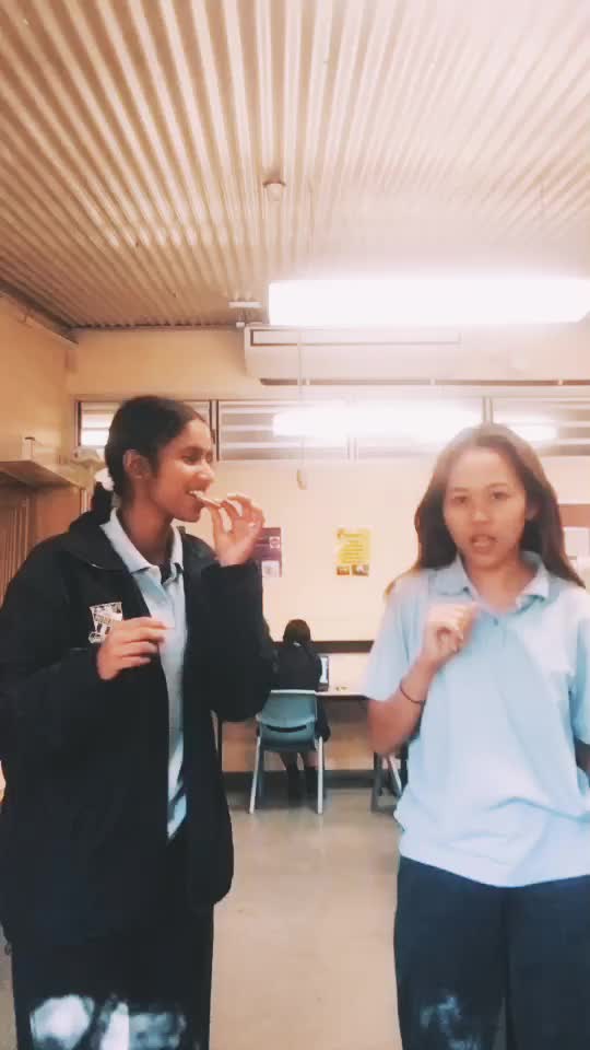 @Roosheeka🦋