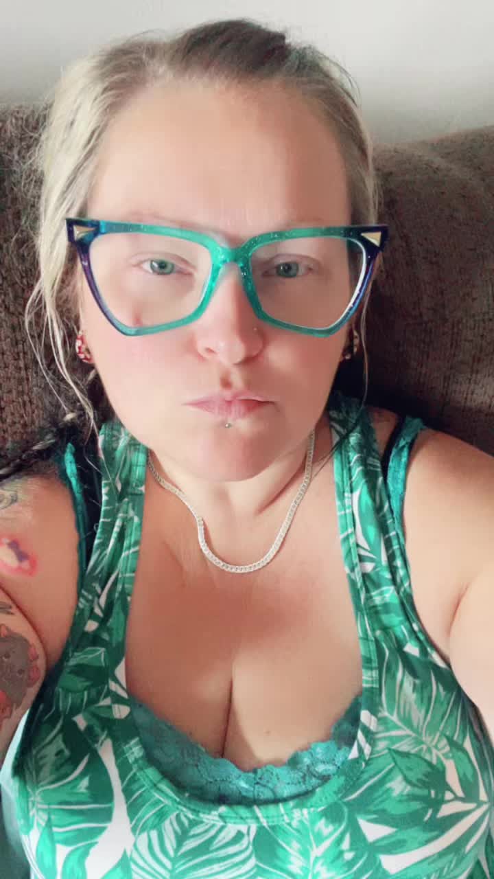 @🇨🇦 Melissa Z 🇨🇦