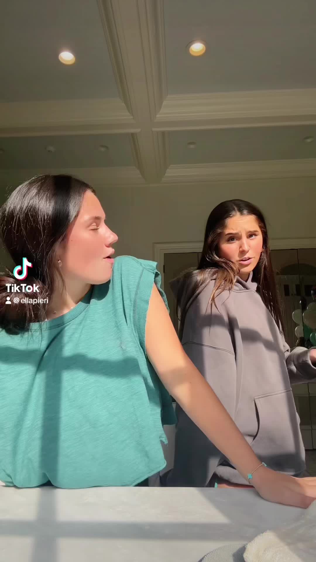 @Ella