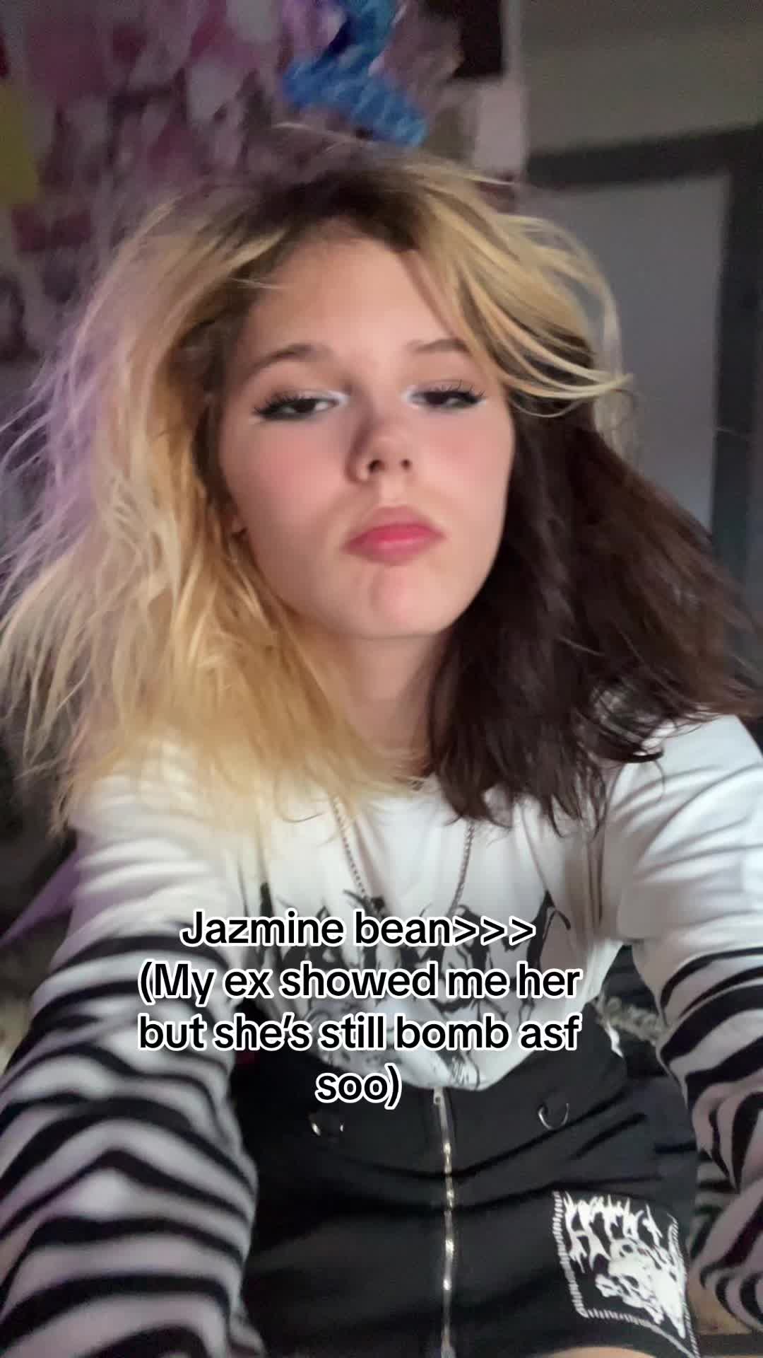 @🤡_Peek_A_Boo_🤡