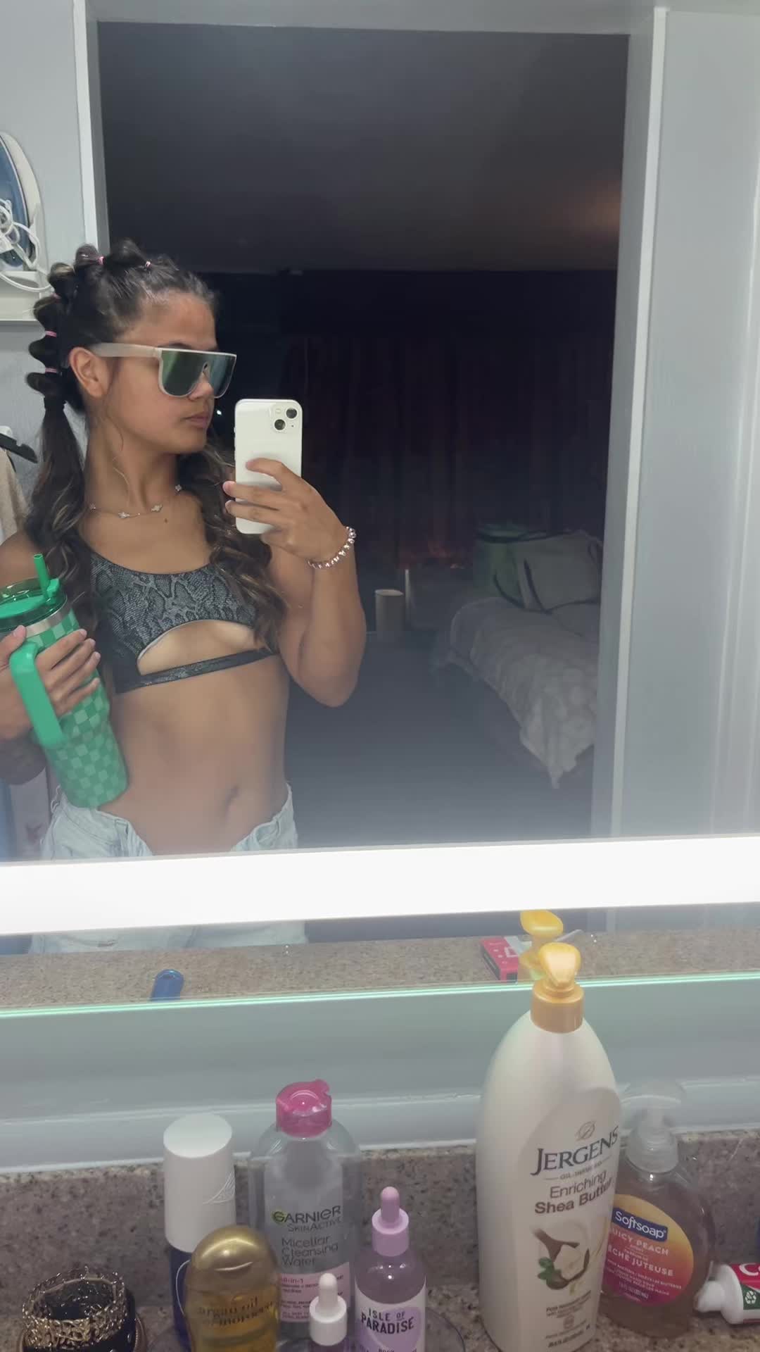 @myyy 9ina