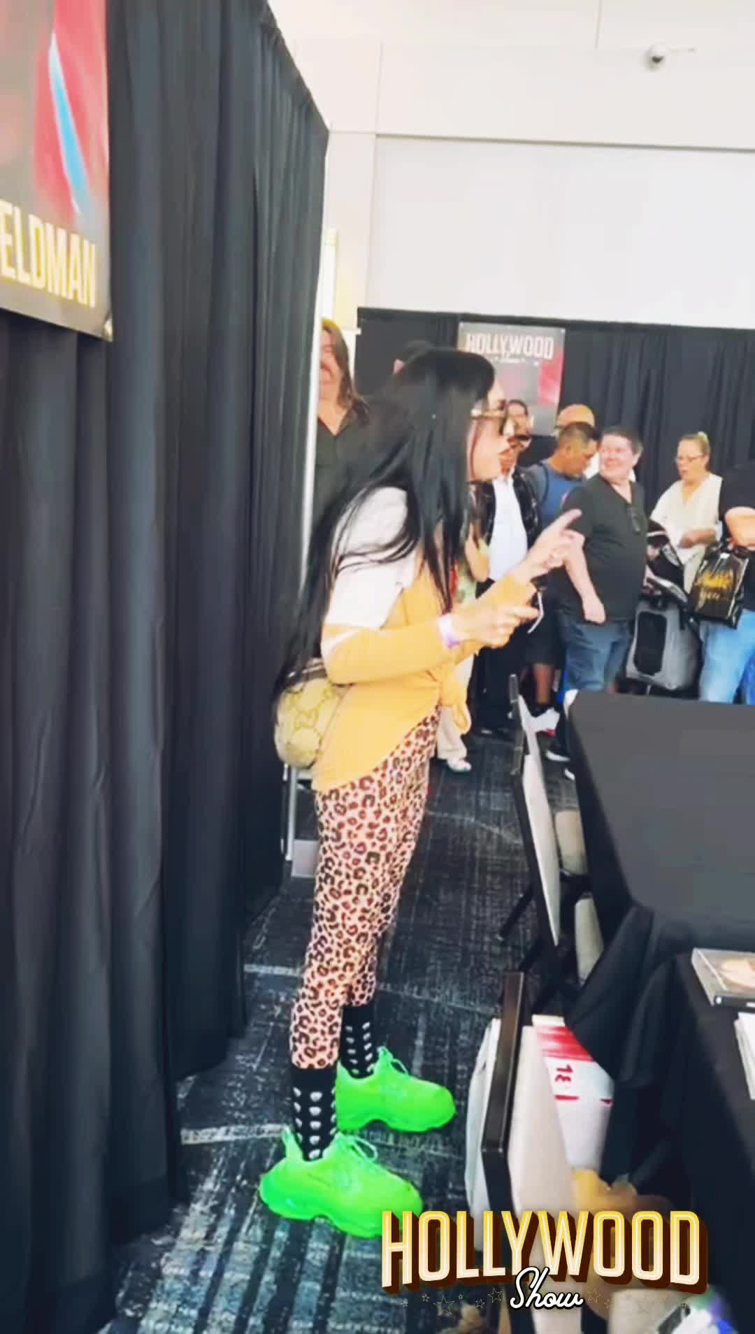@Hollywoodshow.com