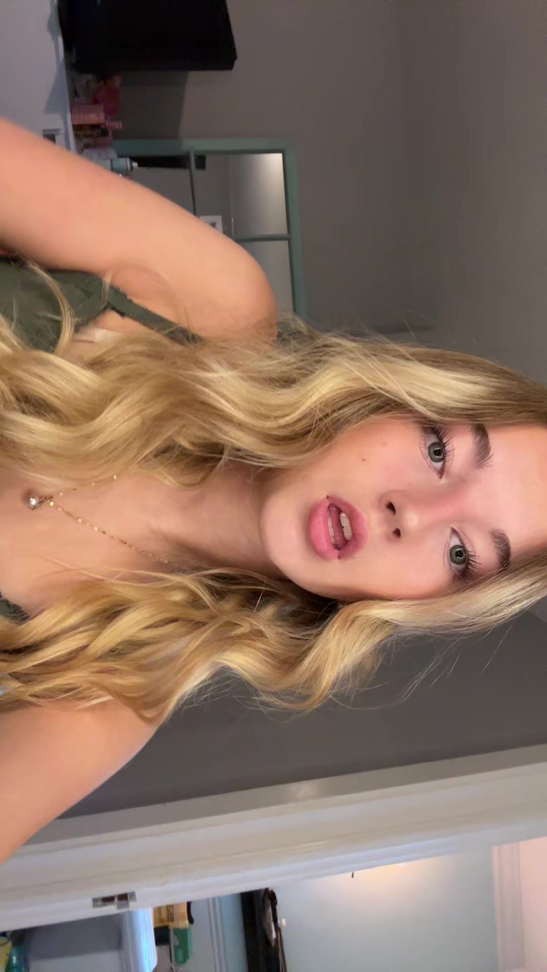 @bella