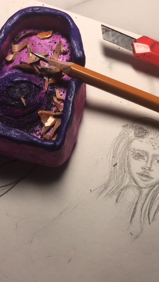 @🧟&zwj;♀️
