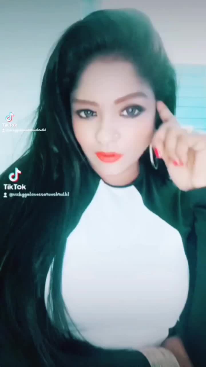 @VickyGal