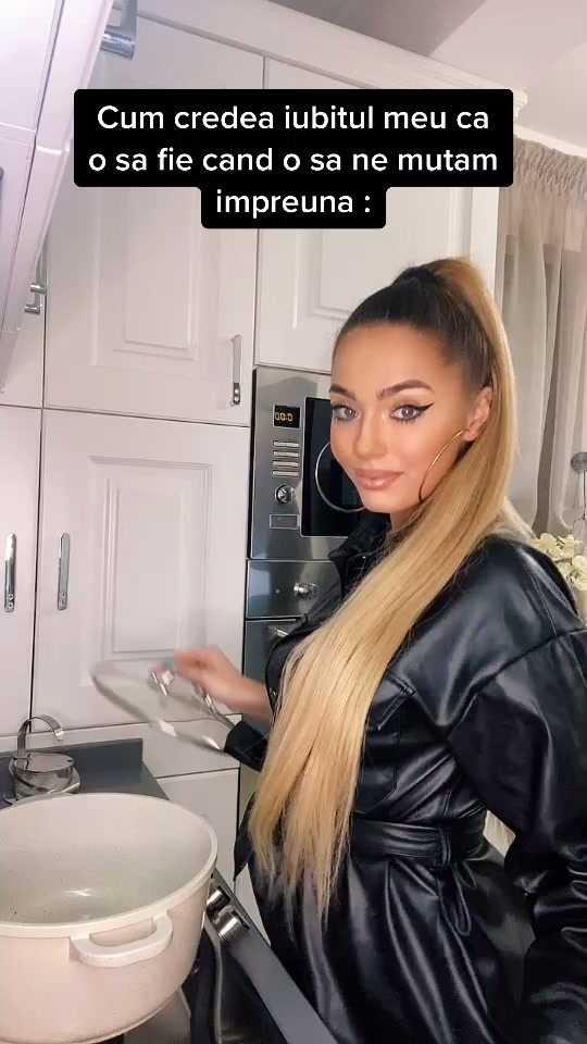@Elisa A