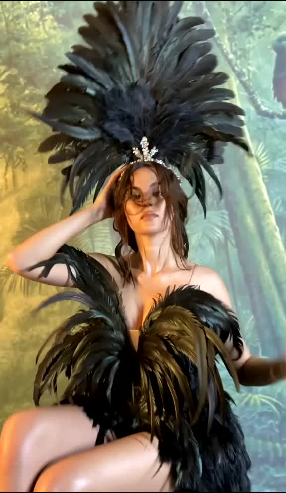 @Catriona Gray